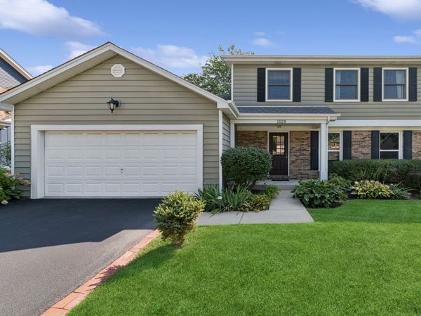 1528 Bonaventure Drive, Naperville, IL 60563