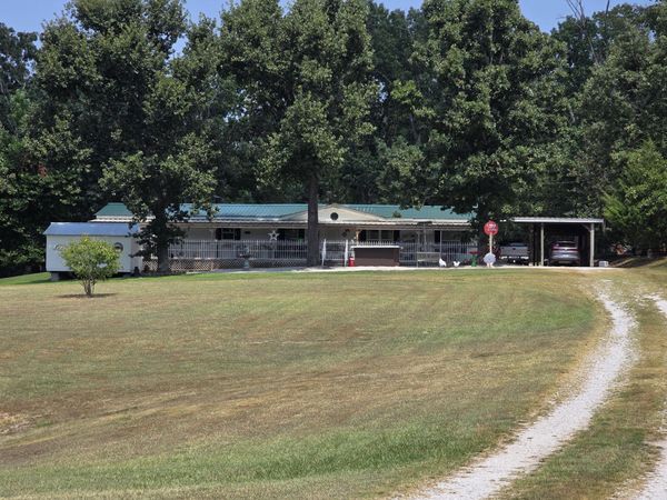 17664 Locust Road , Neosho, MO 64850