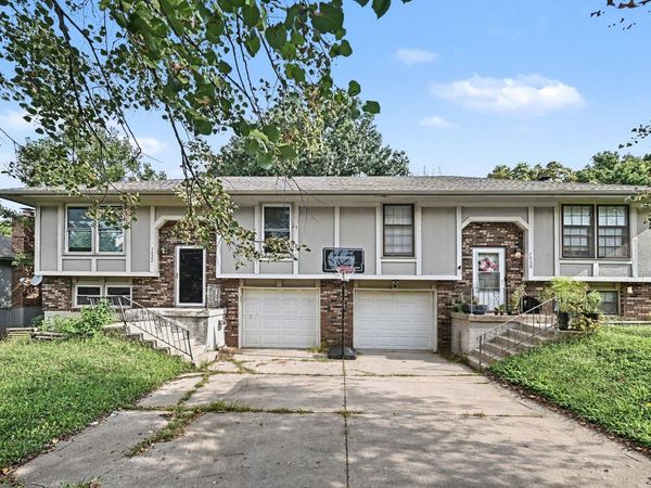 7422 NW 82nd Street, Kansas City, MO 64152