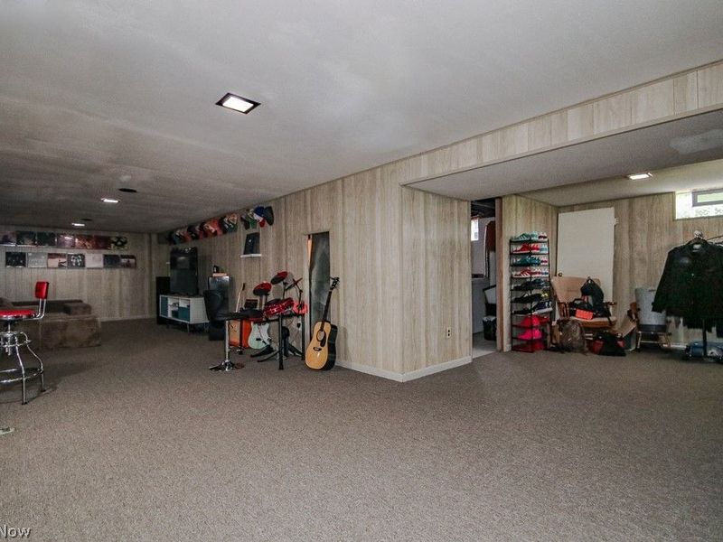 3931 Adrian Drive SE, Warren, OH 44484 Photo 16