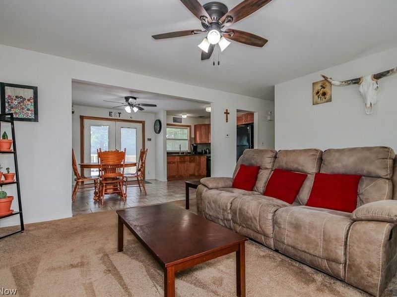 3931 Adrian Drive SE, Warren, OH 44484 Photo 5