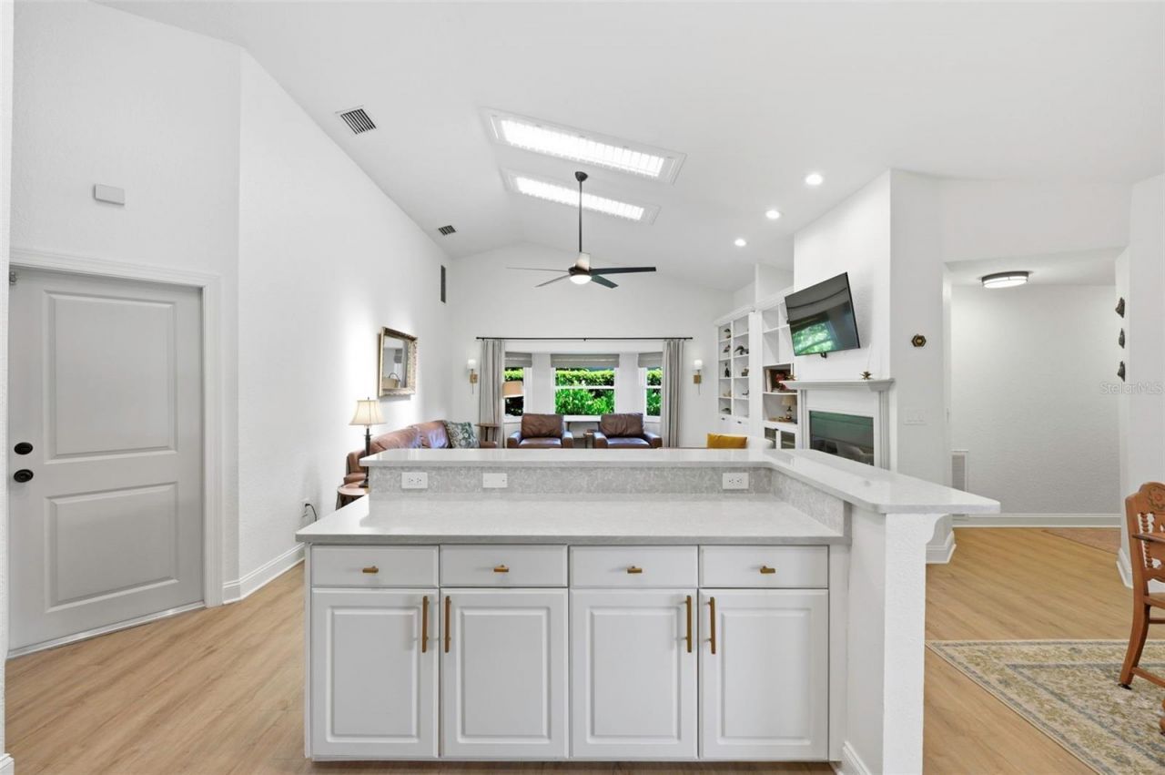 3347 Lake Shore Lane, Clearwater, FL 33761 Photo