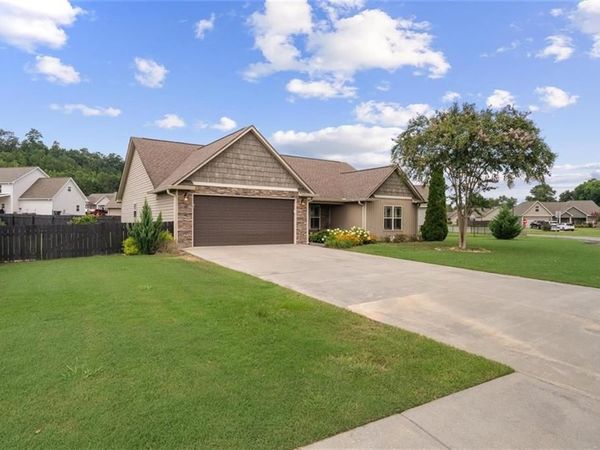 222 Gilmore Circle SW, Calhoun, GA 30701