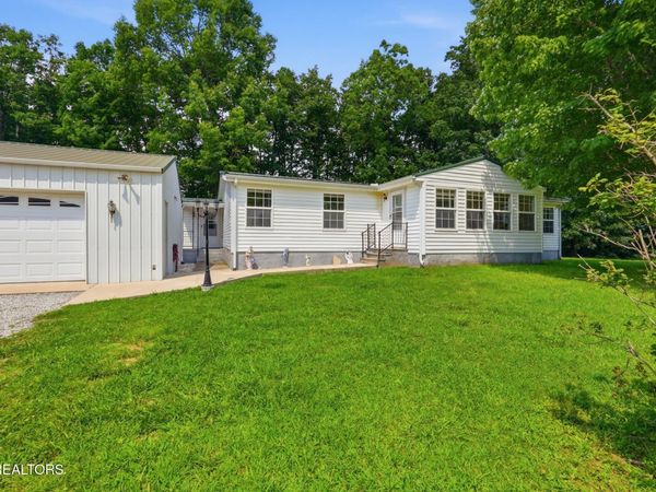 1031 Laurelwood Drive, Jamestown, TN 38556