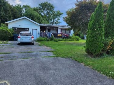7456 State Route 31, Lyons, NY 14489