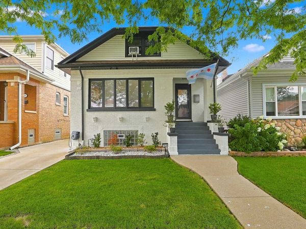 7028 N Oriole Avenue , Chicago, IL 60631