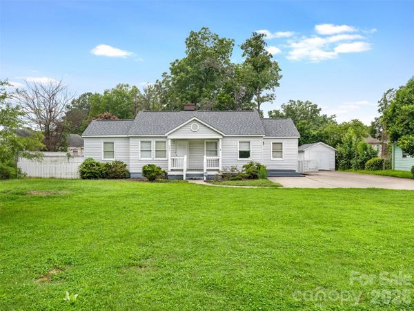 646 Marsh Road , Charlotte, NC 28209