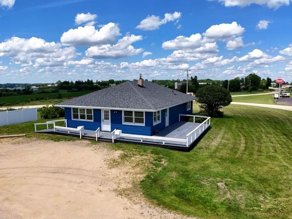 674 County Road O Road, Mineral Point, WI 53565