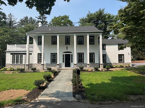 28 Wayaawi Avenue , Bayville, NY 11709