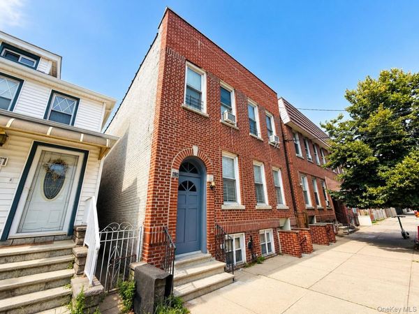 1823 Radcliff Avenue , Bronx, NY 10462