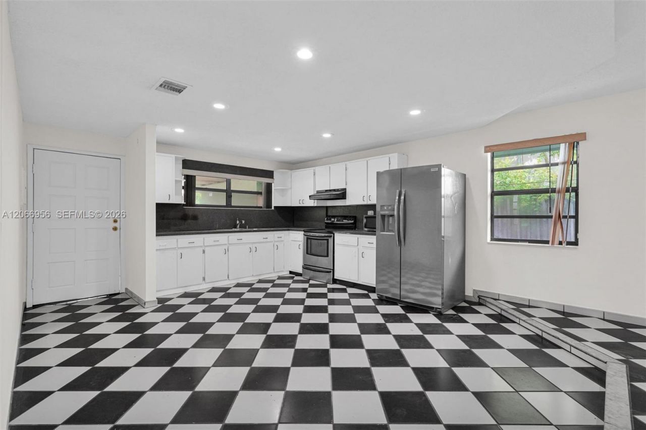 81 NW 41st St, Unit 2, Miami, FL 33127 Photo
