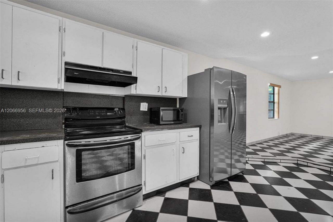 81 NW 41st St, Unit 2, Miami, FL 33127 Photo