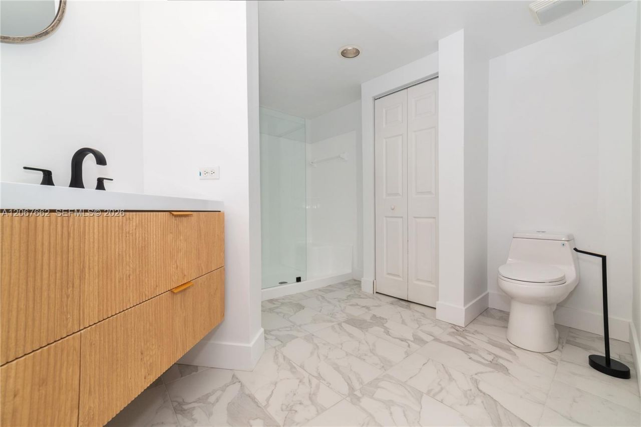 17125 N Bay Rd , Unit 3410, Sunny Isles Beach, FL 33160 Photo