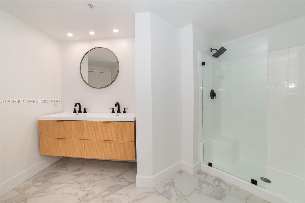 17125 N Bay Rd , Unit 3410, Sunny Isles Beach, FL 33160 Photo