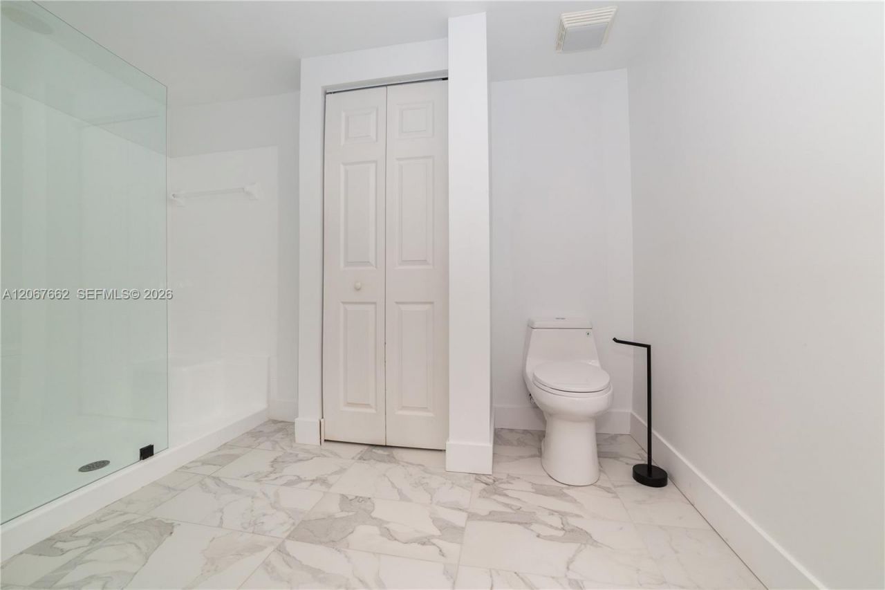 17125 N Bay Rd , Unit 3410, Sunny Isles Beach, FL 33160 Photo