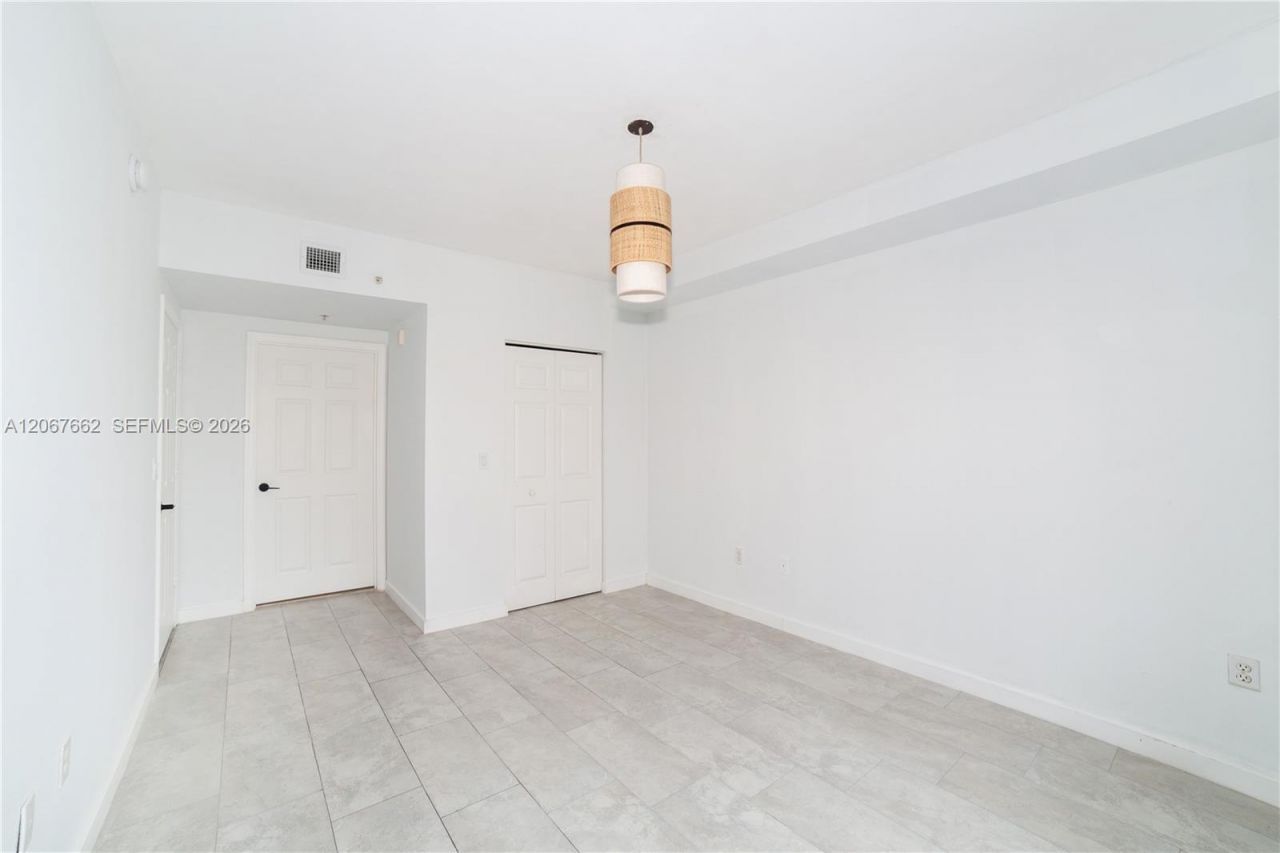 17125 N Bay Rd , Unit 3410, Sunny Isles Beach, FL 33160 Photo