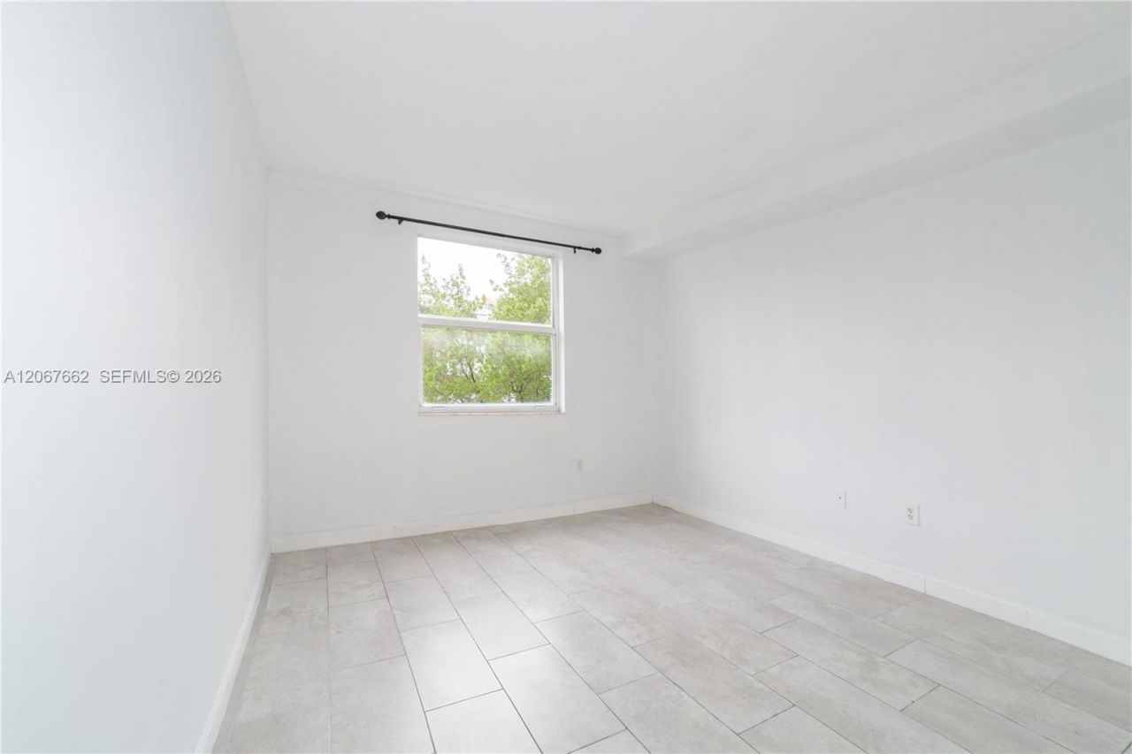 17125 N Bay Rd , Unit 3410, Sunny Isles Beach, FL 33160 Photo