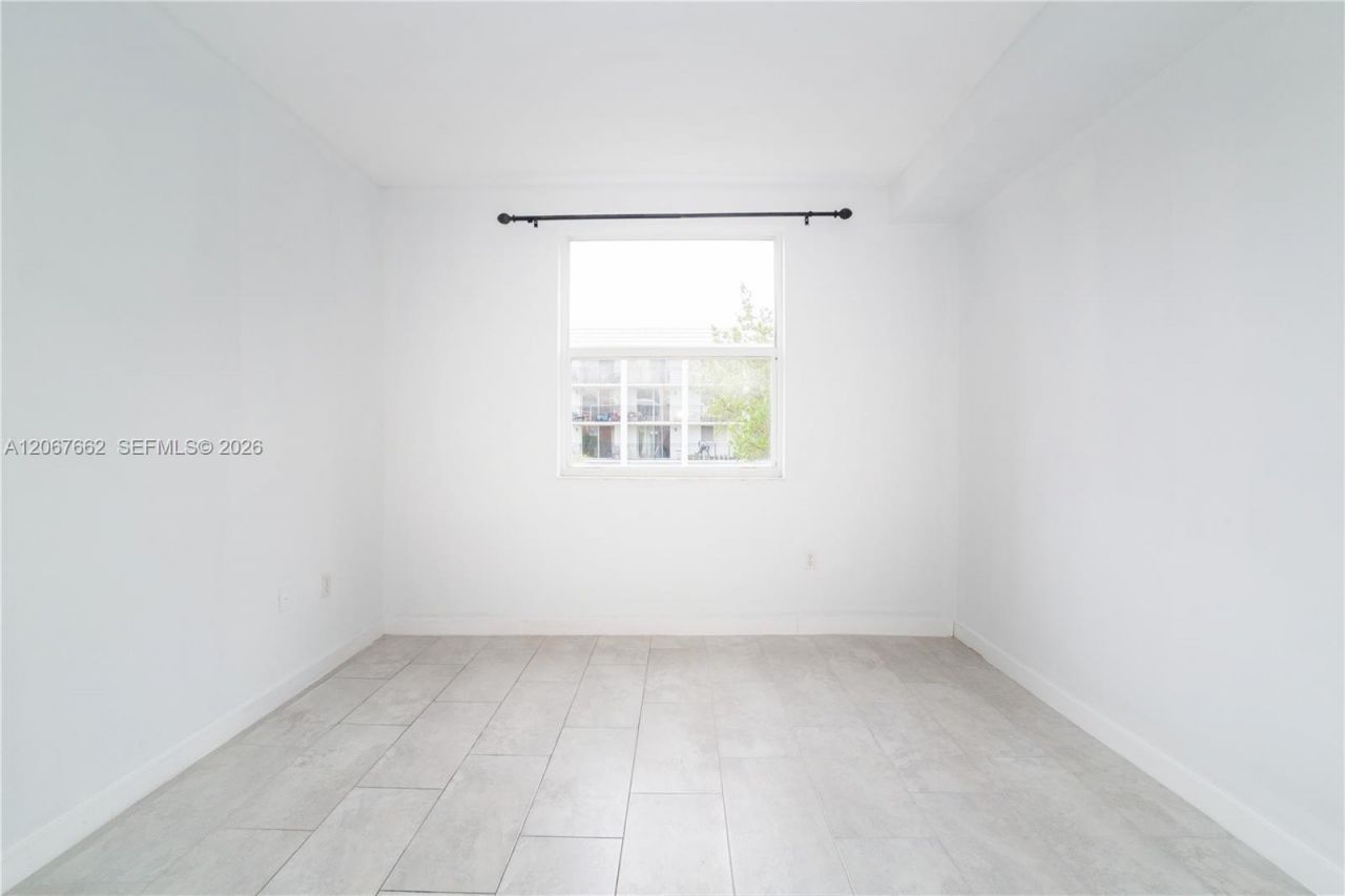 17125 N Bay Rd , Unit 3410, Sunny Isles Beach, FL 33160 Photo