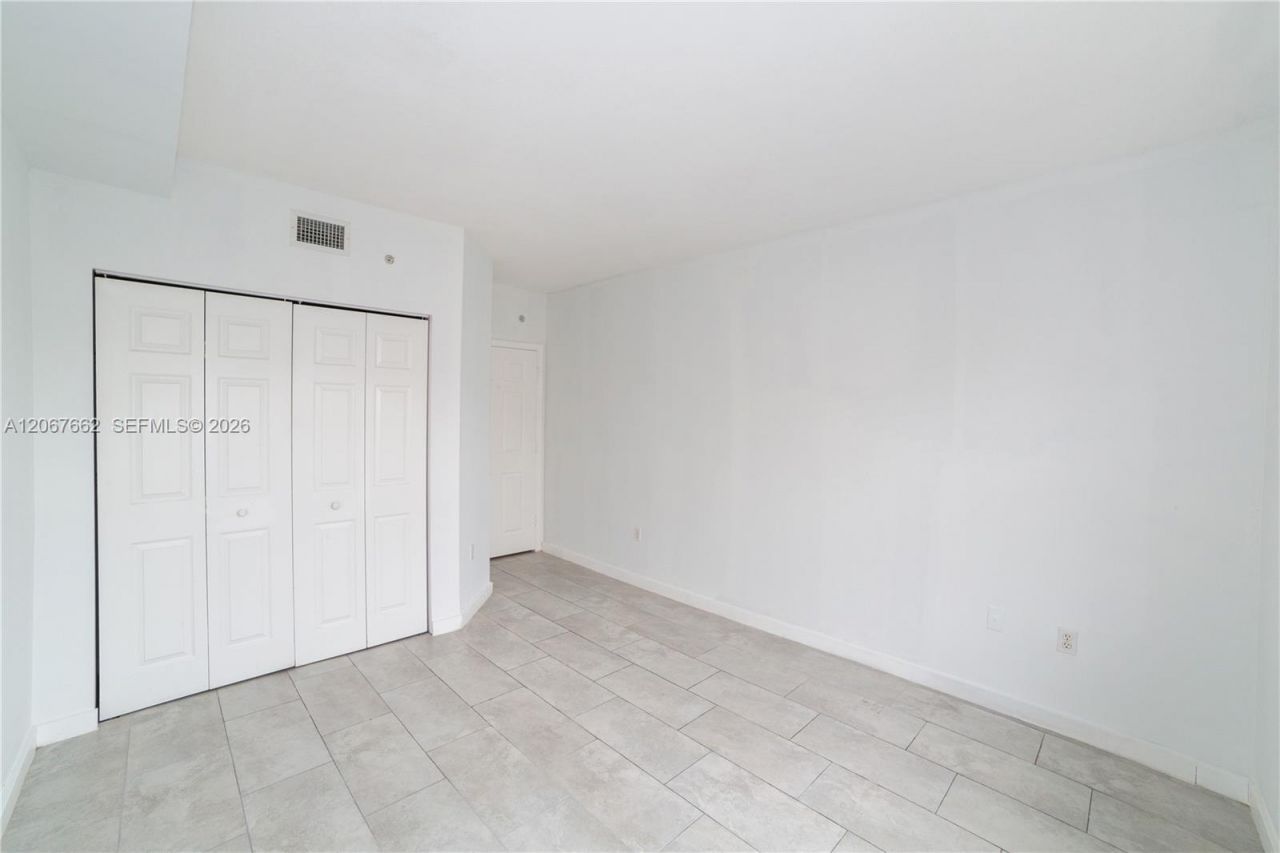 17125 N Bay Rd , Unit 3410, Sunny Isles Beach, FL 33160 Photo