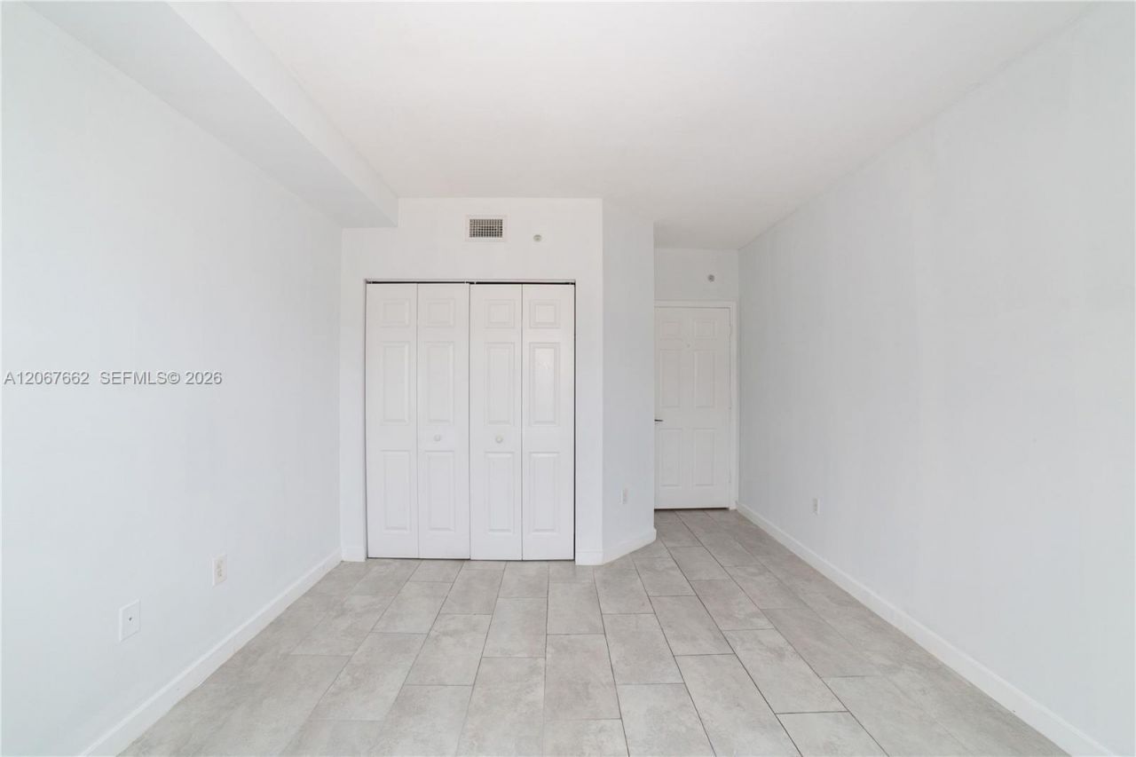 17125 N Bay Rd , Unit 3410, Sunny Isles Beach, FL 33160 Photo