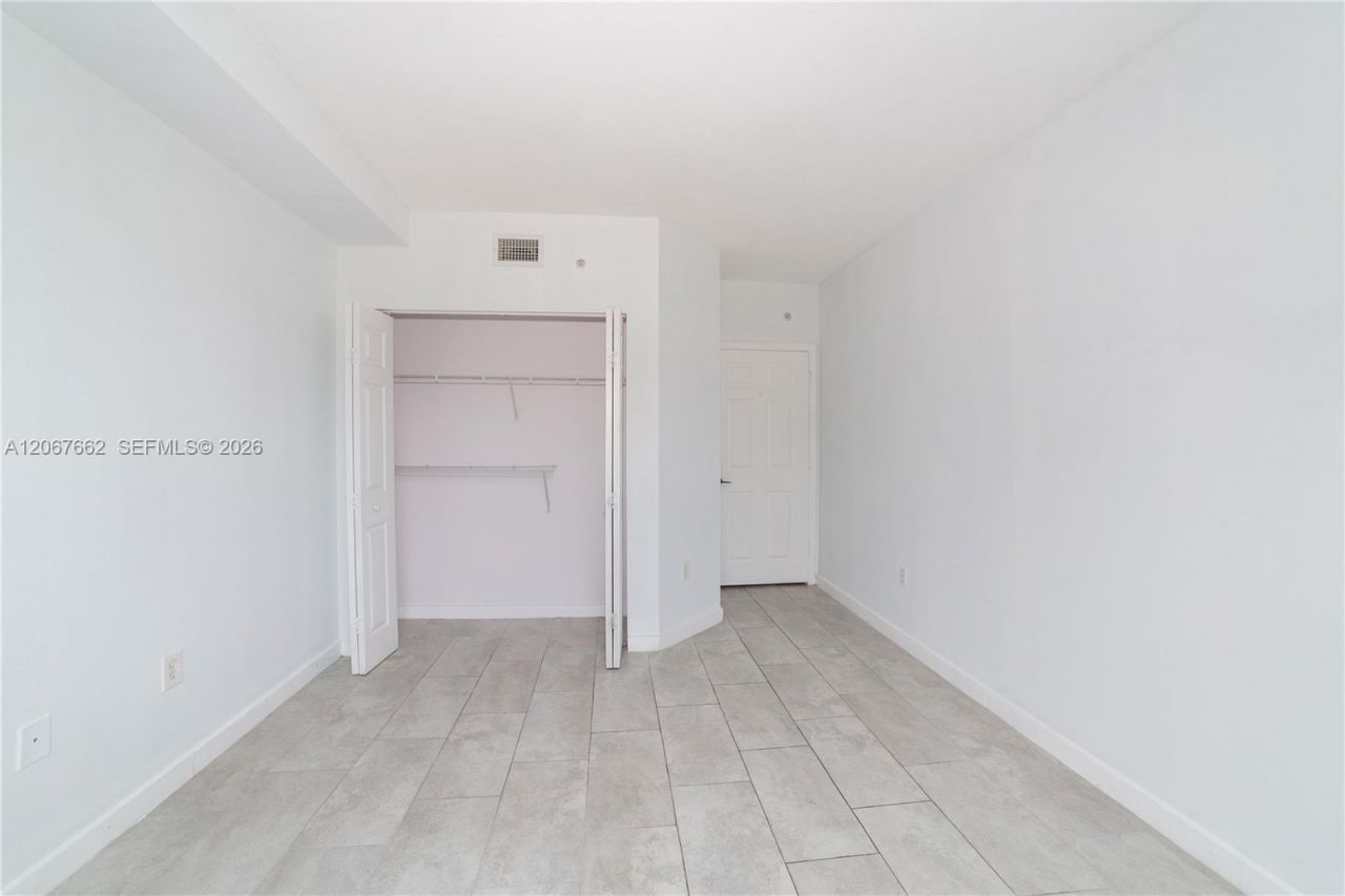 17125 N Bay Rd , Unit 3410, Sunny Isles Beach, FL 33160 Photo