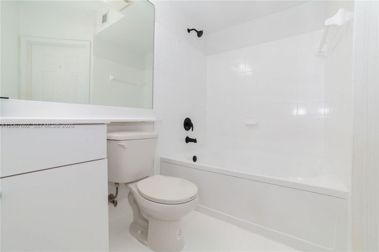 17125 N Bay Rd , Unit 3410, Sunny Isles Beach, FL 33160 Photo