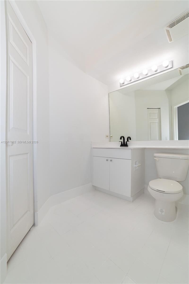 17125 N Bay Rd , Unit 3410, Sunny Isles Beach, FL 33160 Photo
