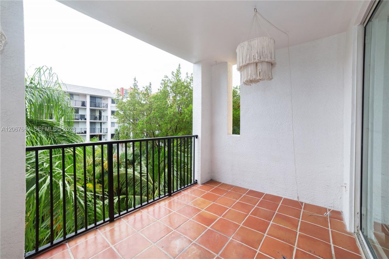 17125 N Bay Rd , Unit 3410, Sunny Isles Beach, FL 33160 Photo