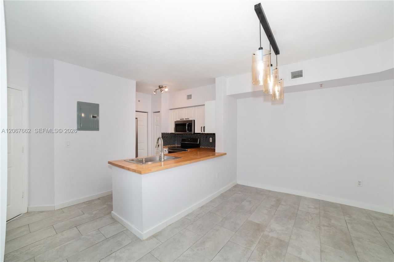 17125 N Bay Rd , Unit 3410, Sunny Isles Beach, FL 33160 Photo