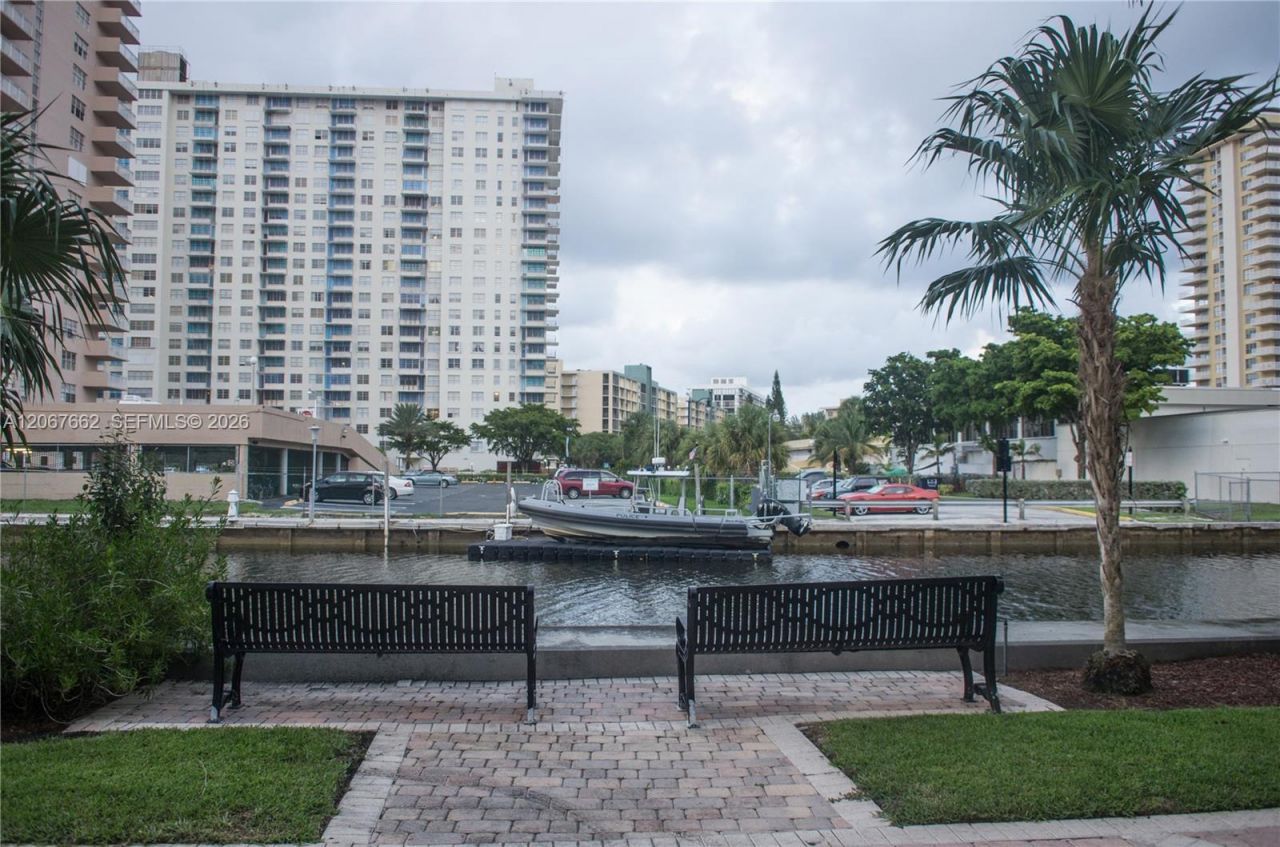 17125 N Bay Rd , Unit 3410, Sunny Isles Beach, FL 33160 Photo