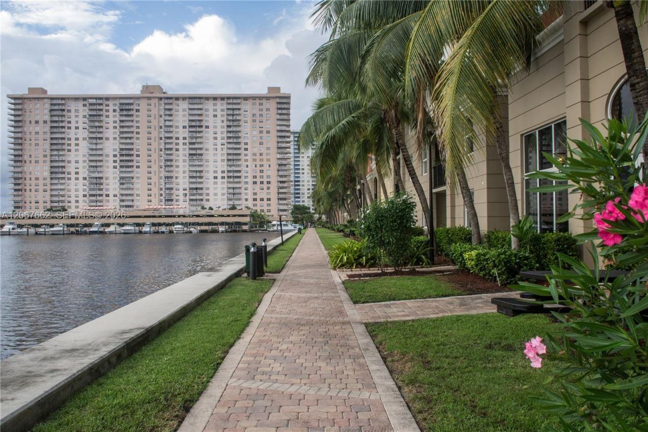 17125 N Bay Rd , Unit 3410, Sunny Isles Beach, FL 33160 Photo