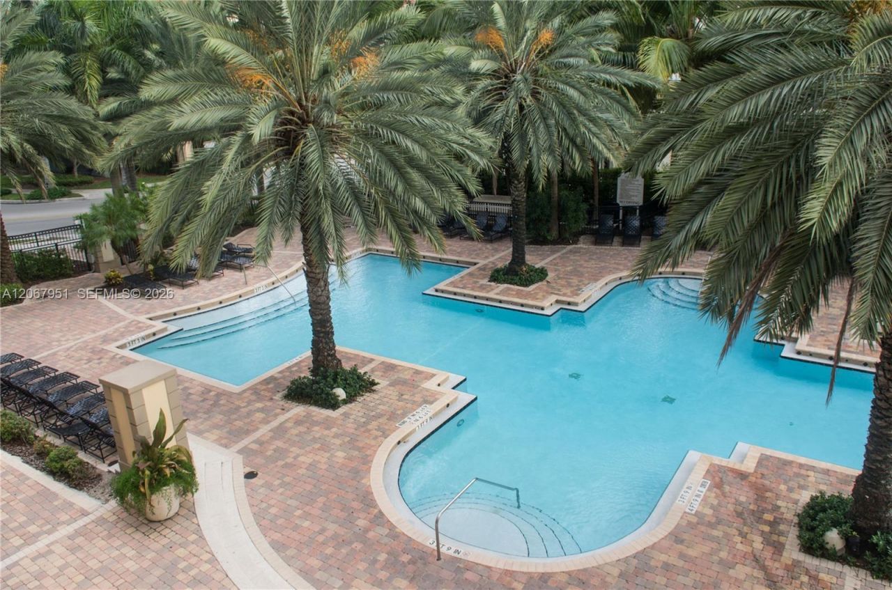 17150 N Bay Rd , Unit 2512, Sunny Isles Beach, FL 33160 Photo
