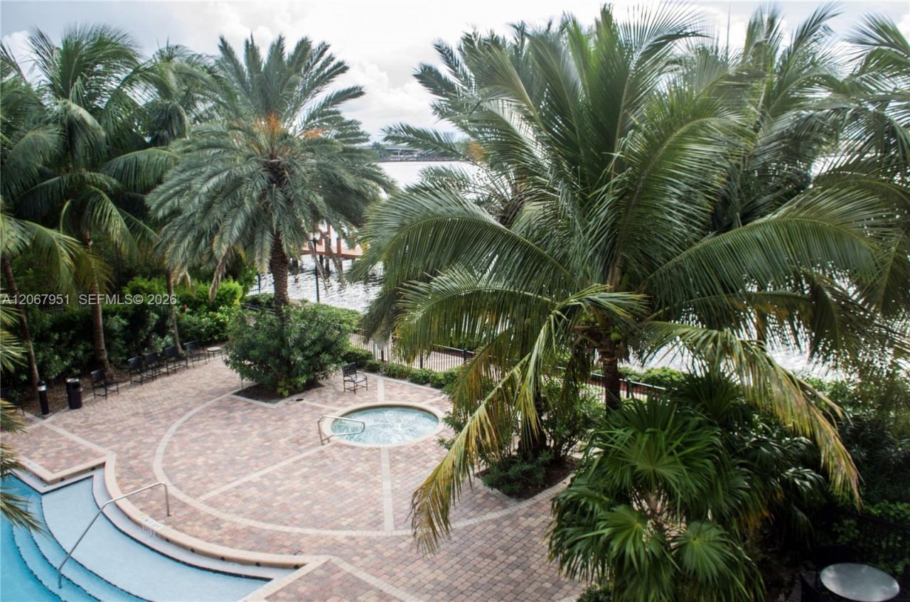 17150 N Bay Rd , Unit 2512, Sunny Isles Beach, FL 33160 Photo