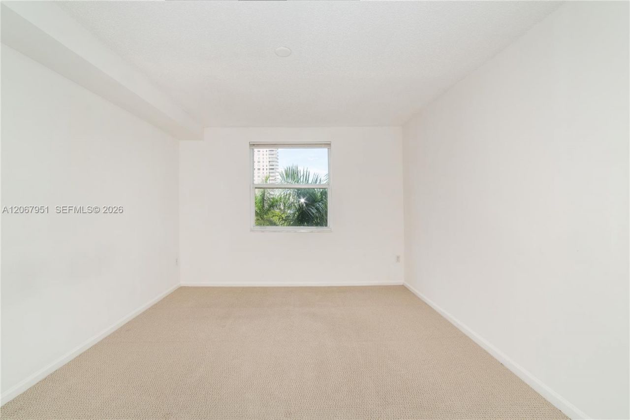 17150 N Bay Rd , Unit 2512, Sunny Isles Beach, FL 33160 Photo