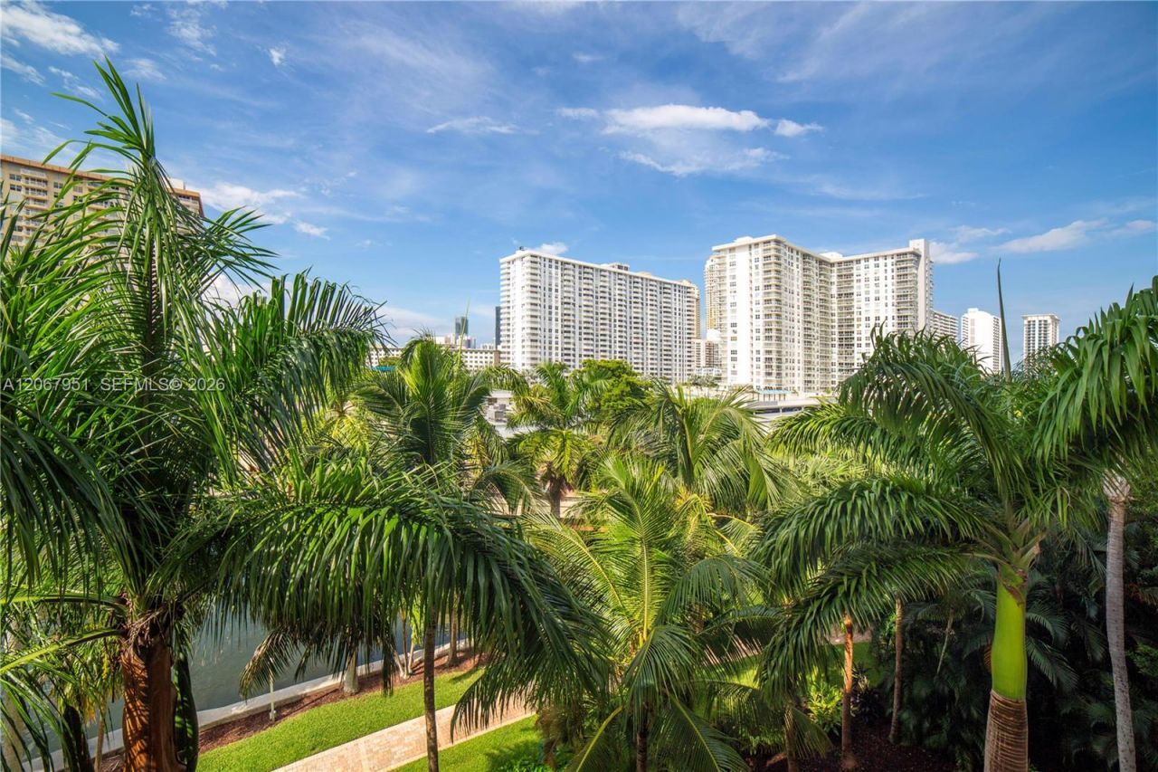 17150 N Bay Rd , Unit 2512, Sunny Isles Beach, FL 33160 Photo