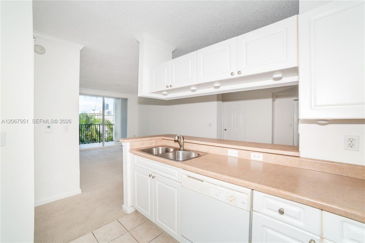 17150 N Bay Rd , Unit 2512, Sunny Isles Beach, FL 33160 Photo