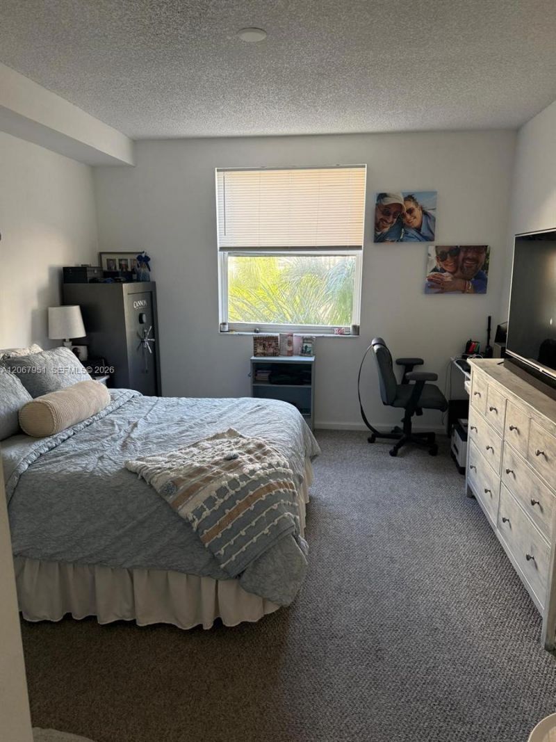 17150 N Bay Rd , Unit 2512, Sunny Isles Beach, FL 33160 Photo