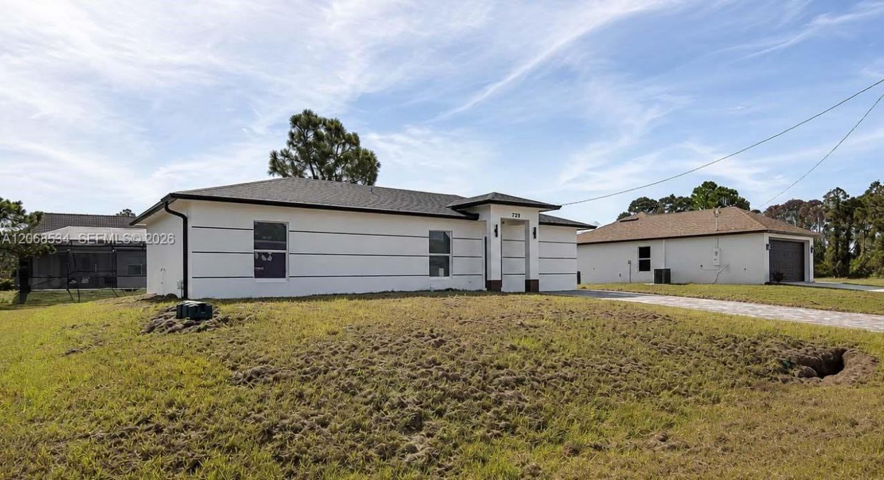 729 Anaconda Ave S , Lehigh Acres, FL 33974 Photo