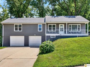 7629 Pinkney Street, Omaha, NE 68134