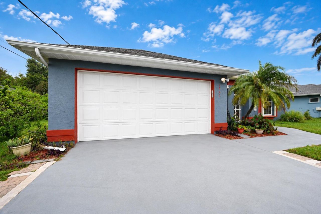 5951 NW Brenda Circle, Port Saint Lucie, FL 34986 Photo