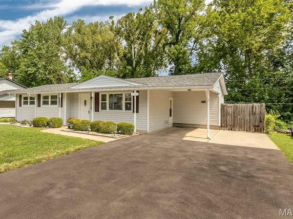 2022 Dawson Drive , St Charles, MO 63301