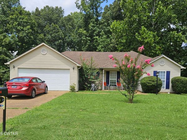 219 Bent Oaks Drive , Jackson, TN 38305