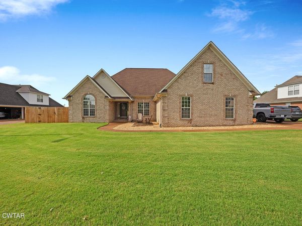226 Willow Springs Drive , Medina, TN 38355