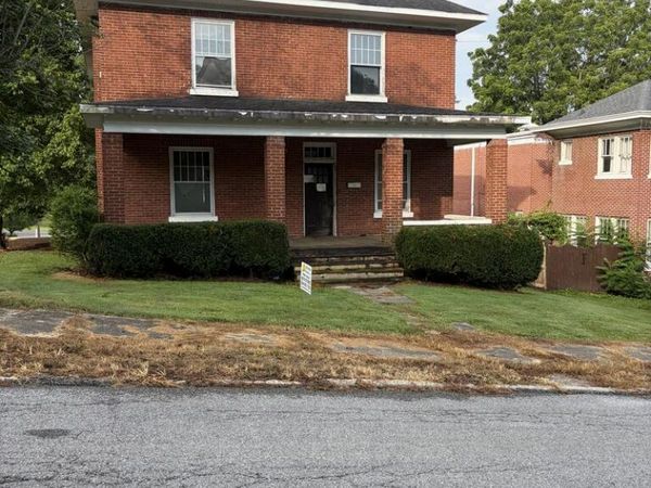 1924 Jefferson St., Bluefield, WV 24701