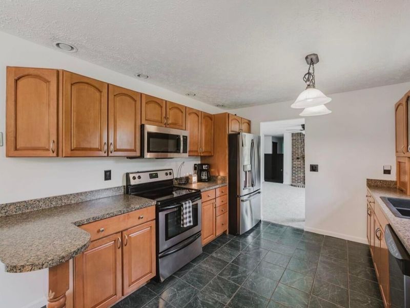 7094 Fayette Drive, West Jefferson, OH 43162 Photo 10
