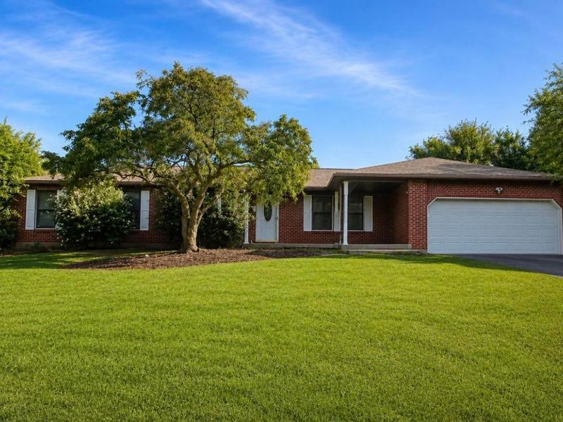 7094 Fayette Drive, West Jefferson, OH 43162 Photo 2