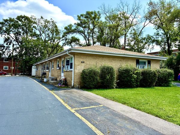 533 N HIGHVIEW Avenue , Addison, IL 60101