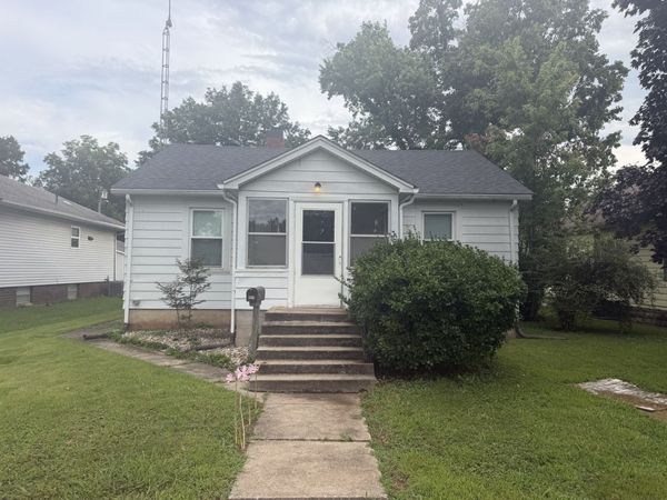 1933 WALL Street , Murphysboro, IL 62966