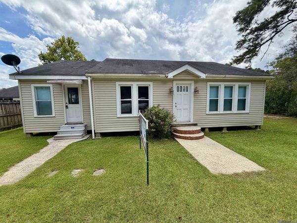 Florida Blvd, Livingston, LA 70754