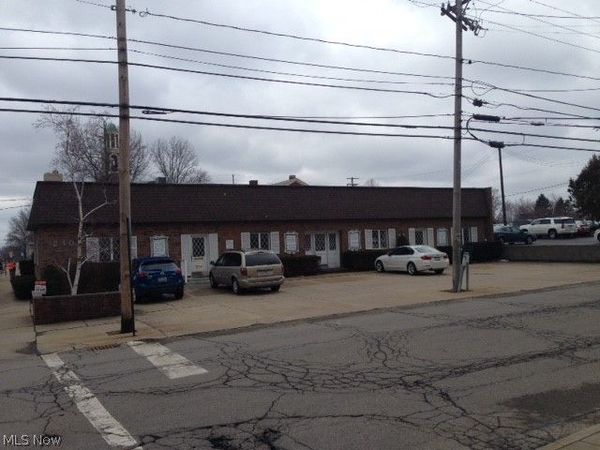 240 S Chestnut Street , Ravenna, OH 44266